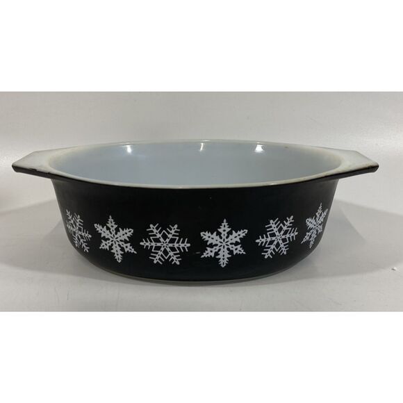 Vintage Pyrex Casserole White On Charcoal Black Snowflake Pattern 043 1.5 Qt #15 - Picture 1 of 14
